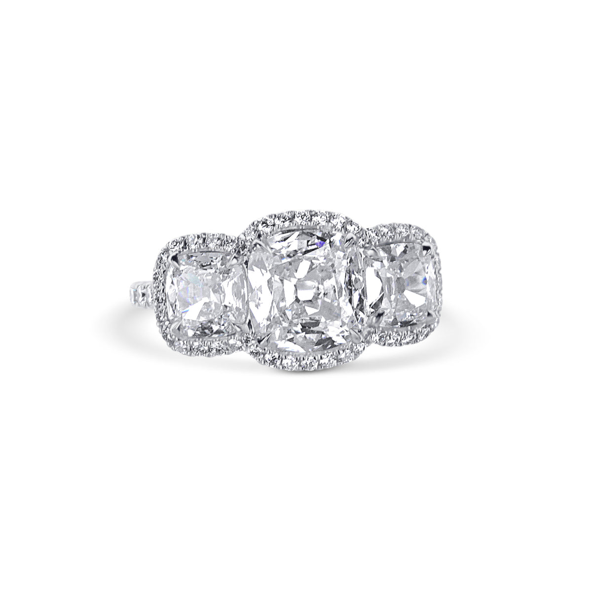 18K White Gold Cushion Cut Brilliant Diamond Engagement Ring