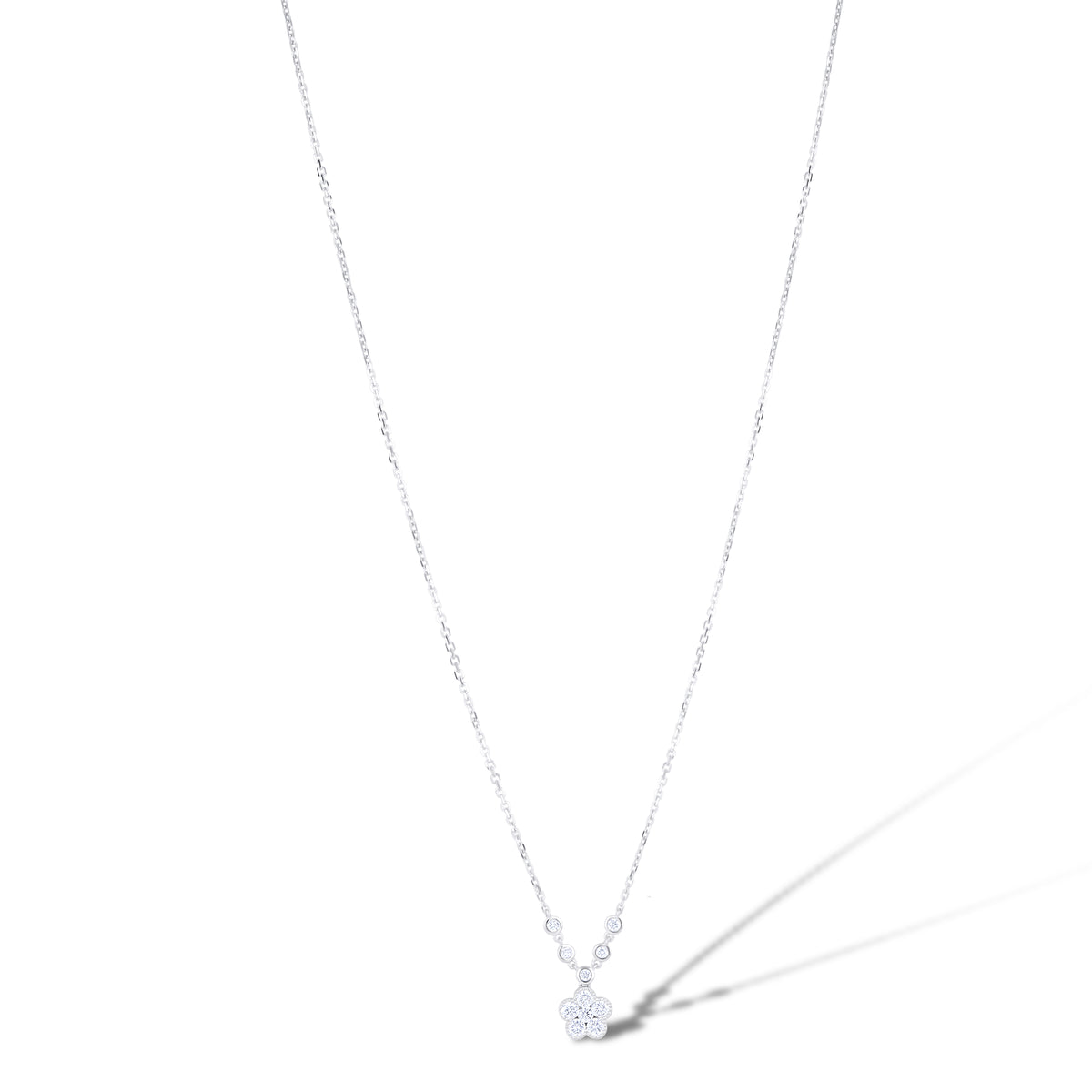 18k White Gold Diamond Cluster Halo Flower Necklace