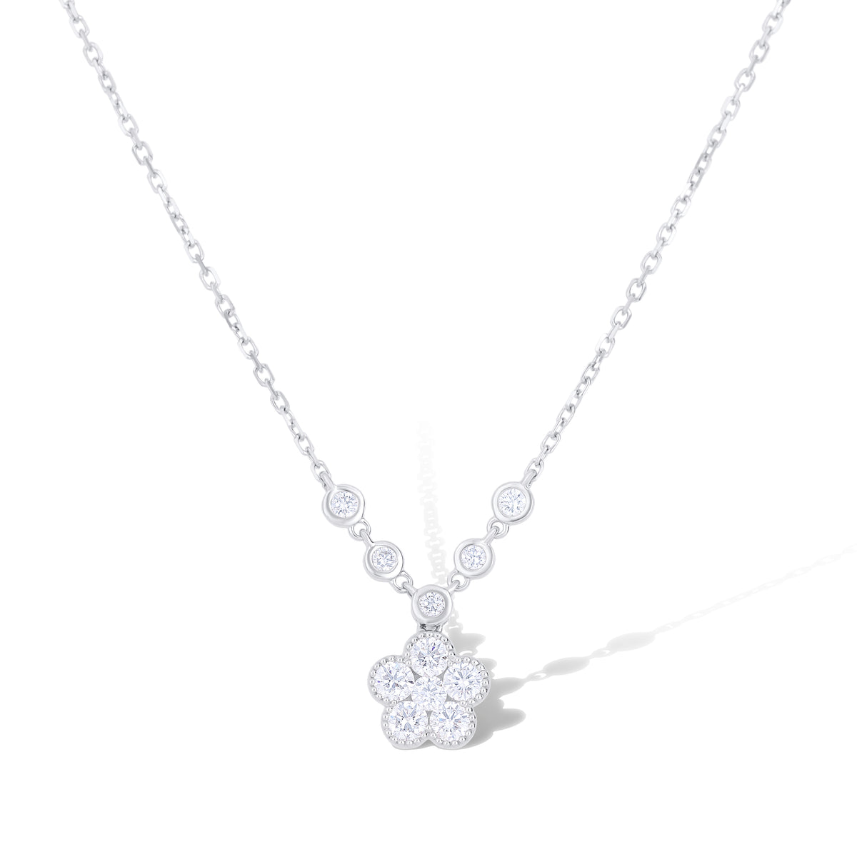 18k White Gold Diamond Cluster Halo Flower Necklace