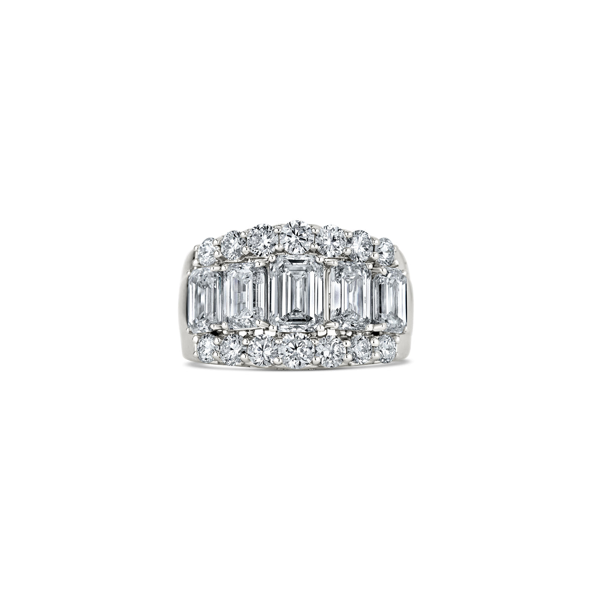 14k White Gold Lab Grown Round and Emerald Diamond Graduated Band