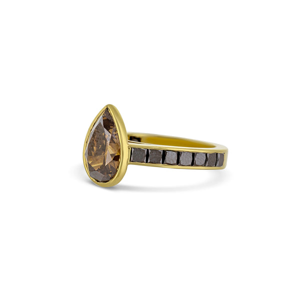 18k Yellow Gold Cognac Pear Diamond Ring