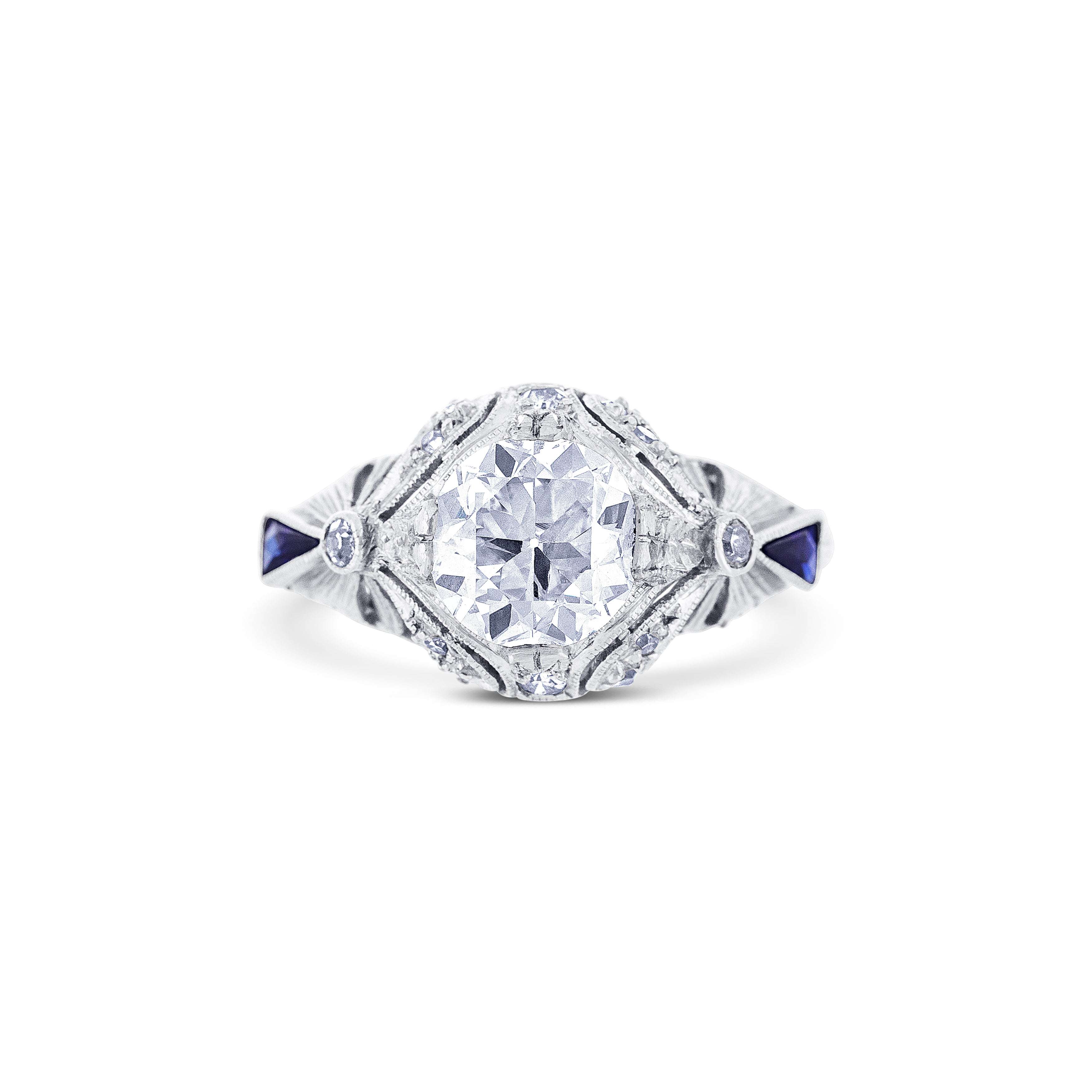 Round Diamond Ring Featuring Blue Sapphire