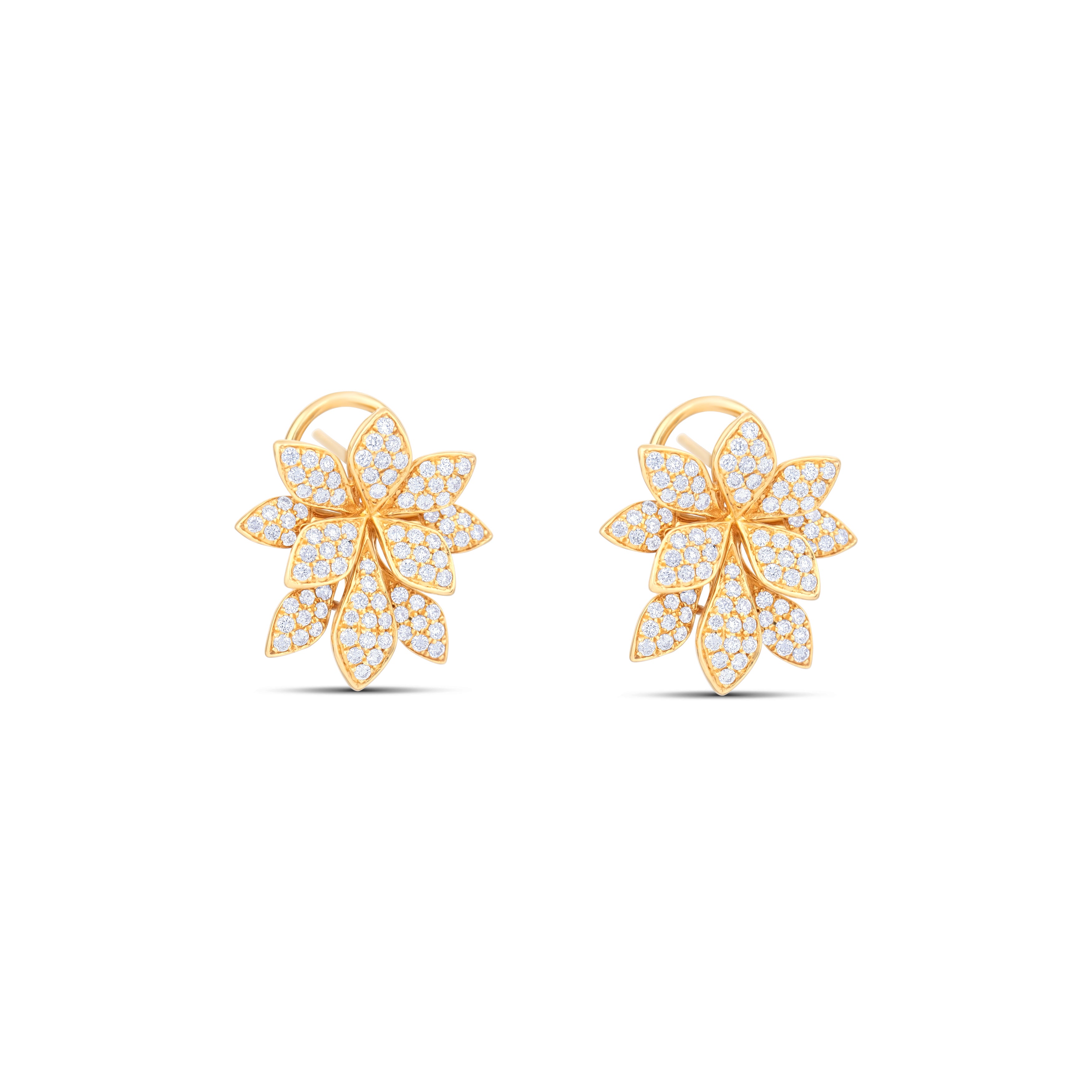 18K White Gold Flower Shaped Diamond Earrings
