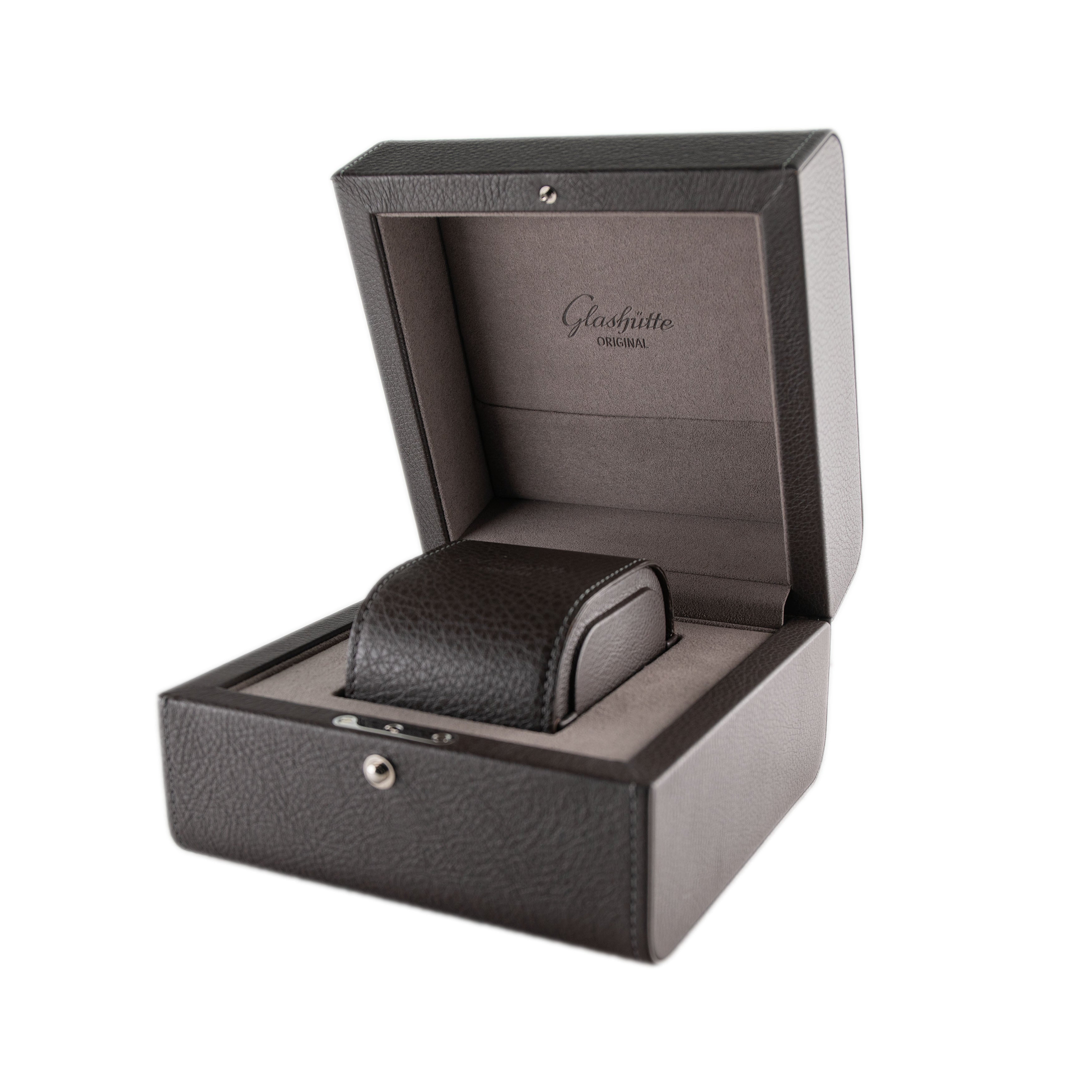 Glashutte Original SeaQ Chronograph Stainless Steel Silver Dial 43.2mm 1-37-23-03-80-34 Full Set