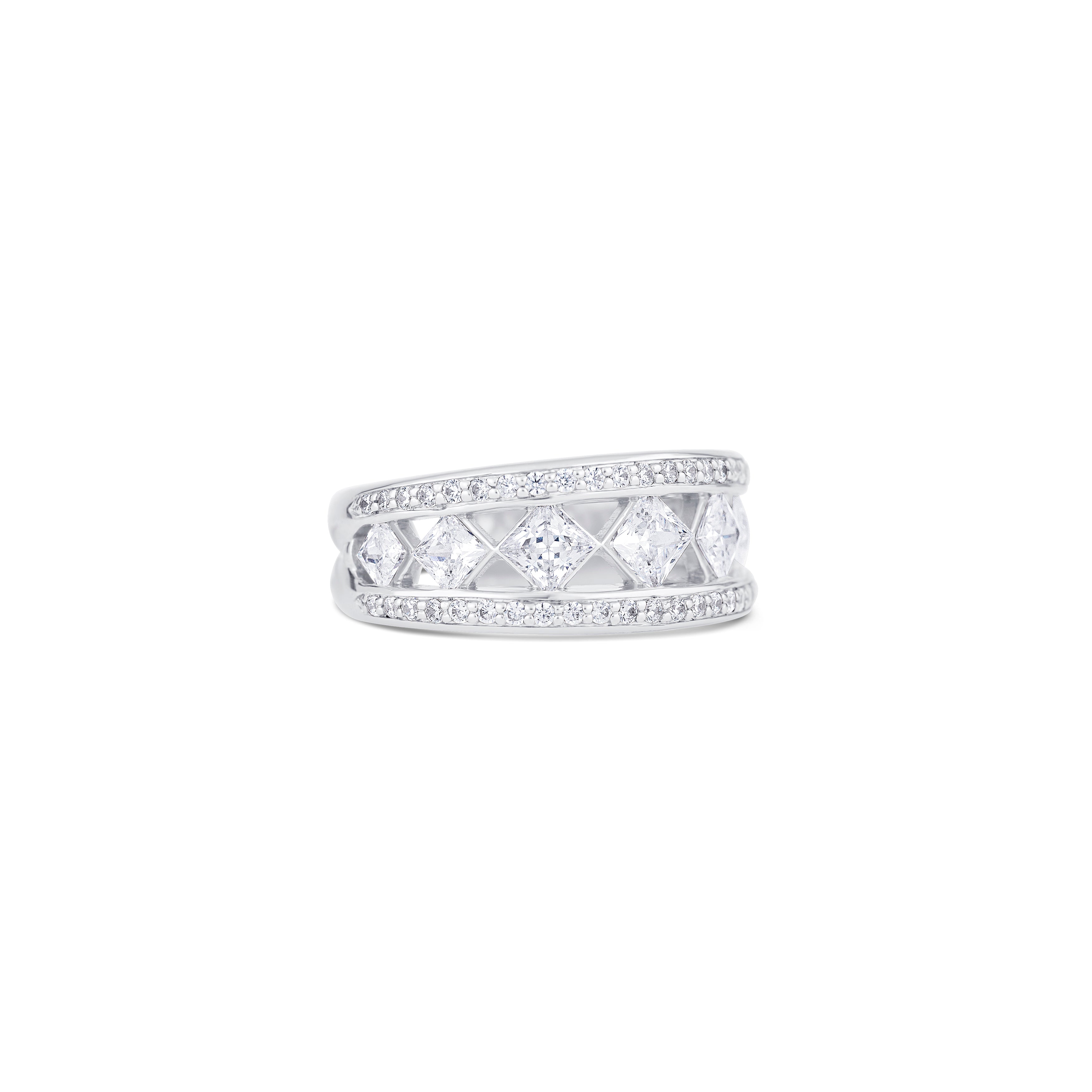 14K White Gold Princess Diamond Center Round Diamond Pavé Edge Band