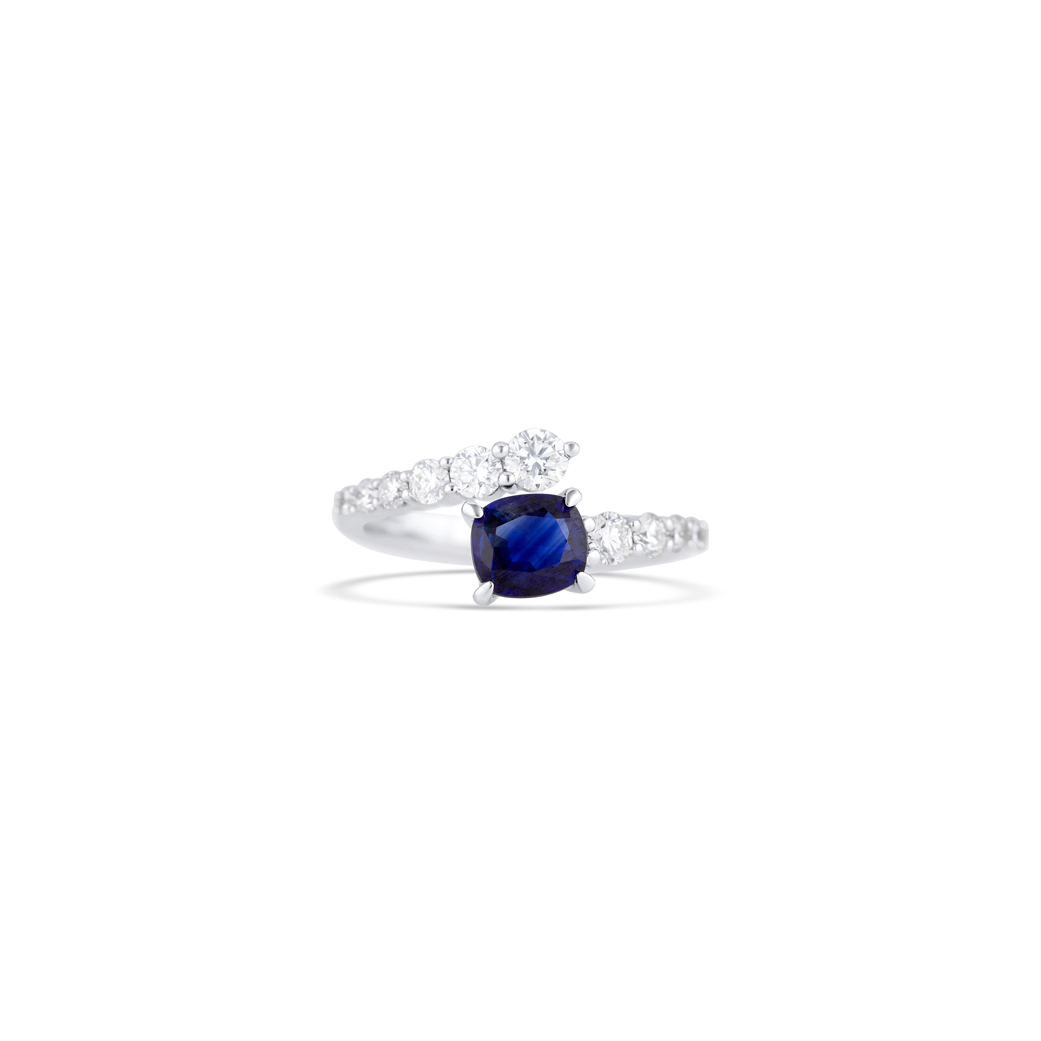 18K White Gold Sapphire And Diamond Fashion Ring