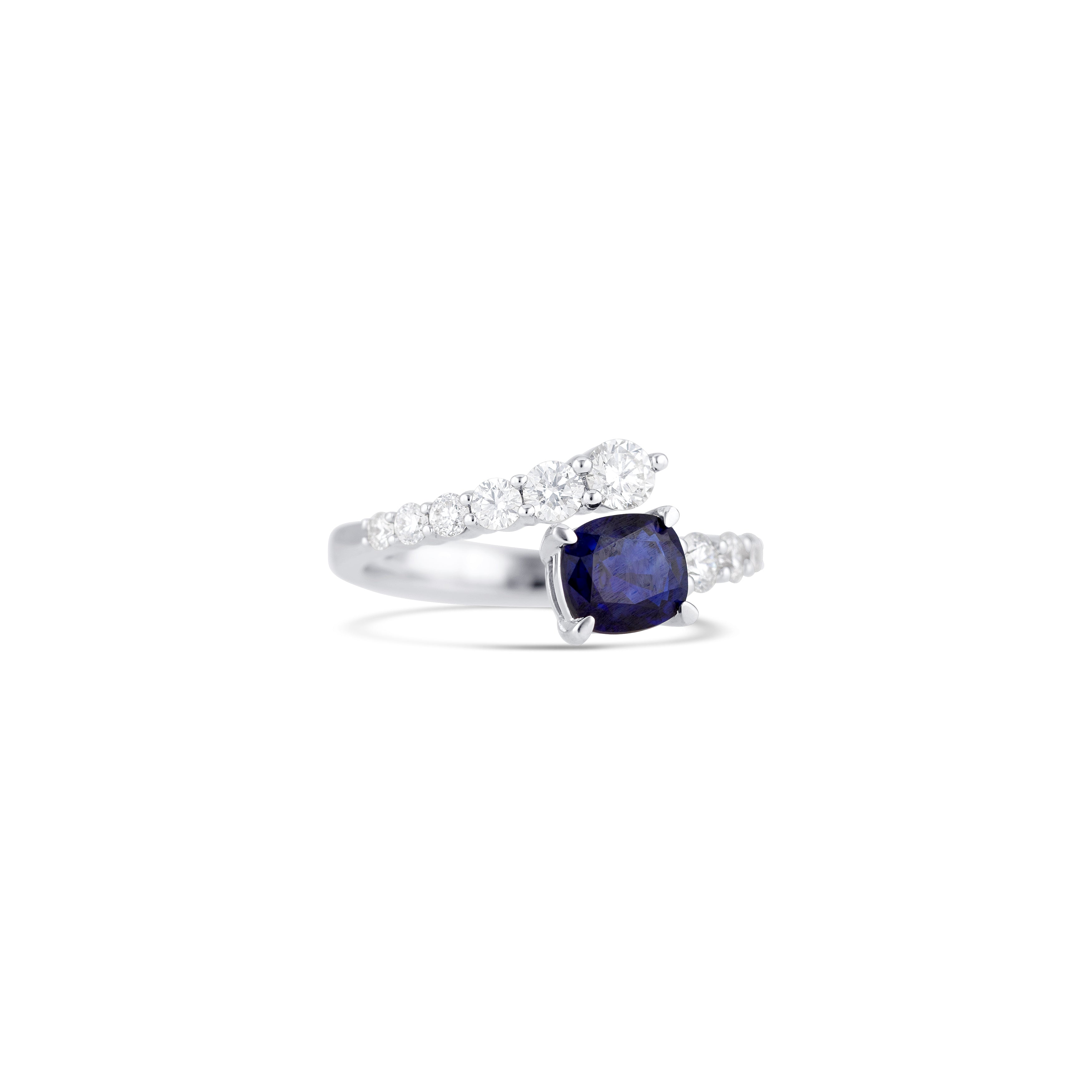 18K White Gold Sapphire And Diamond Fashion Ring
