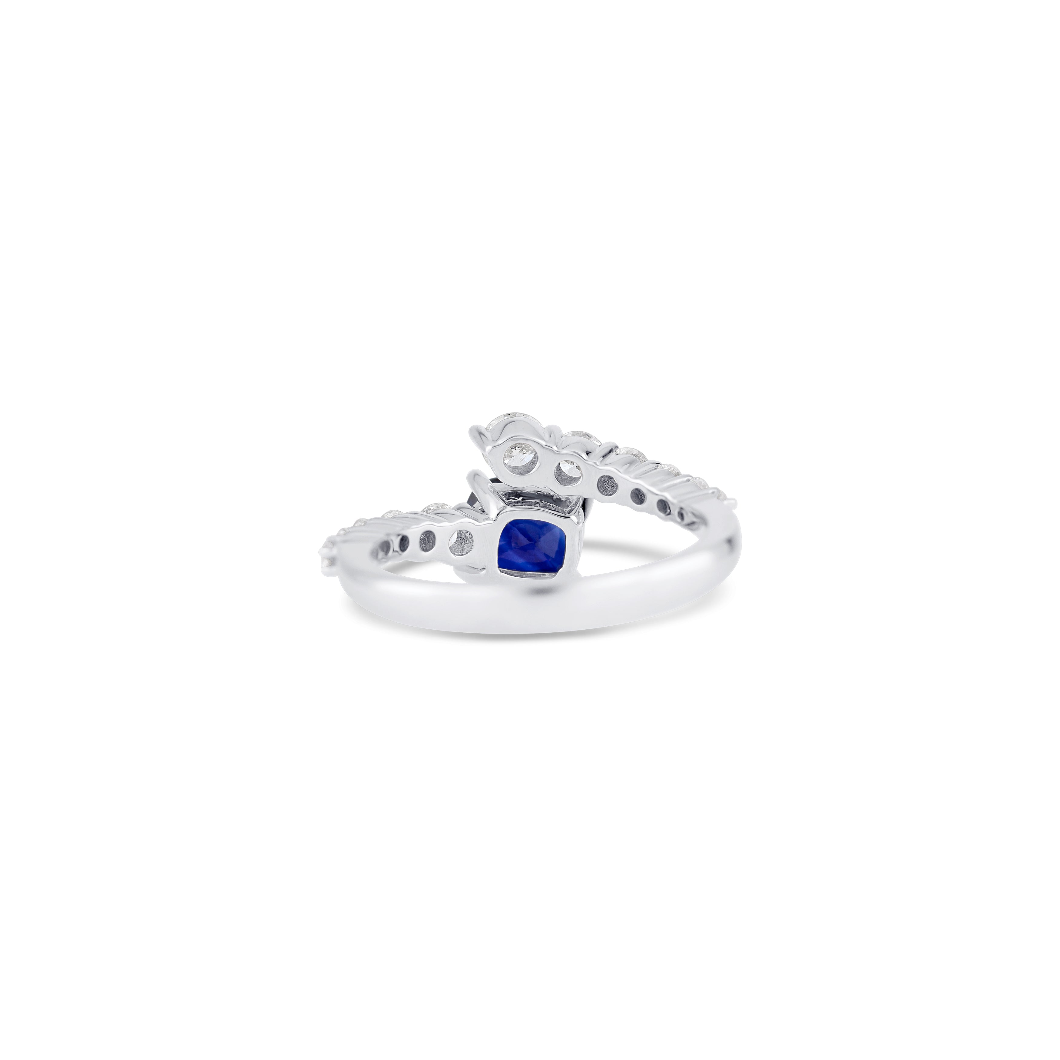 18K White Gold Sapphire And Diamond Fashion Ring