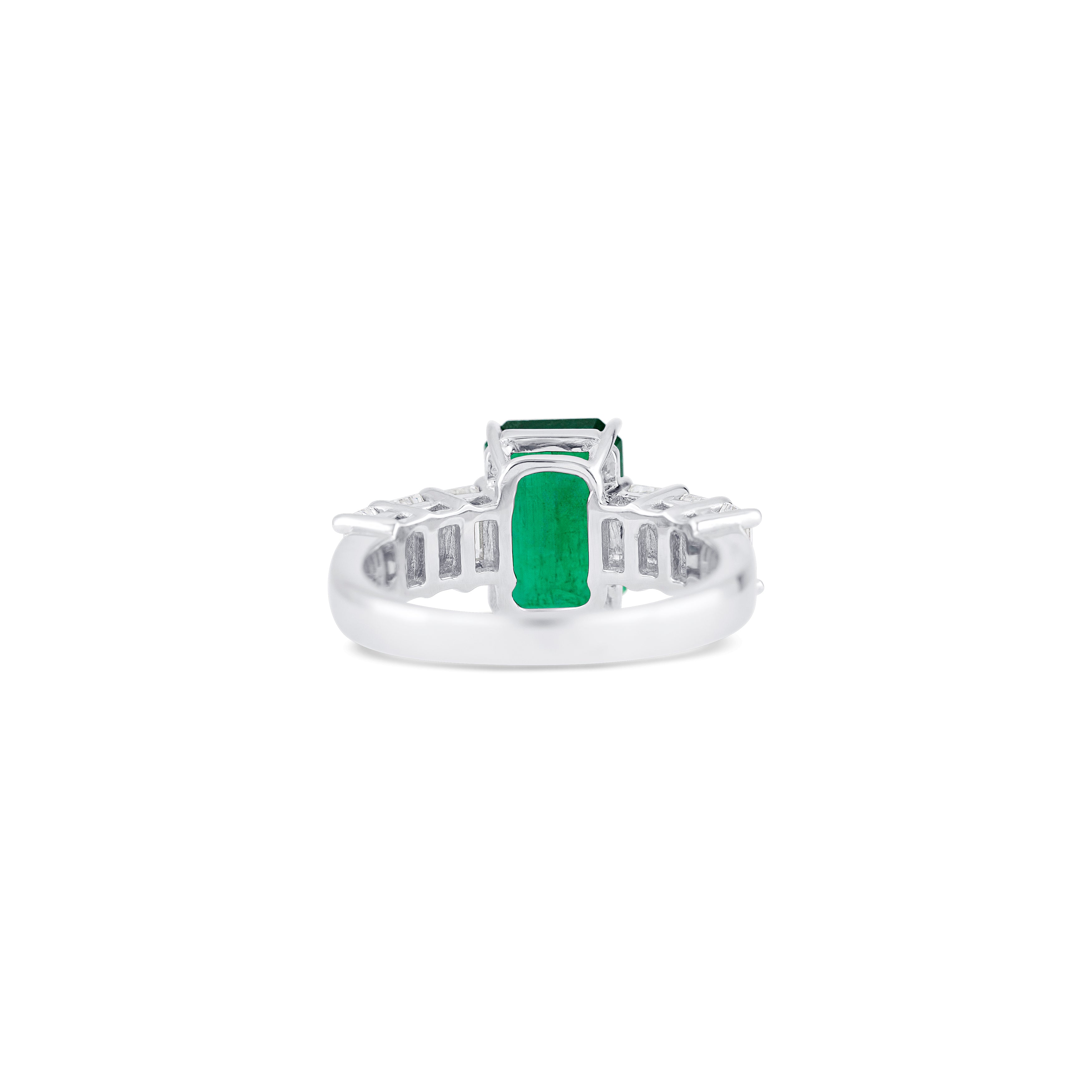 18K White Gold Emerald And Diamond Ring