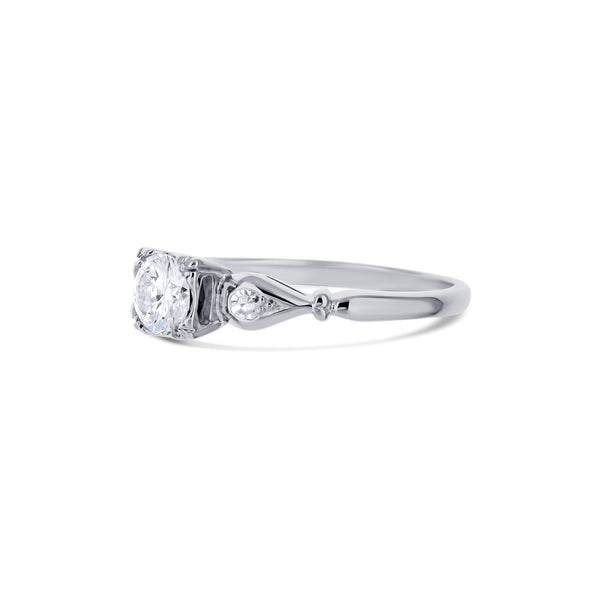 18K White Gold Ring With A 0.52 Carat Round Diamond