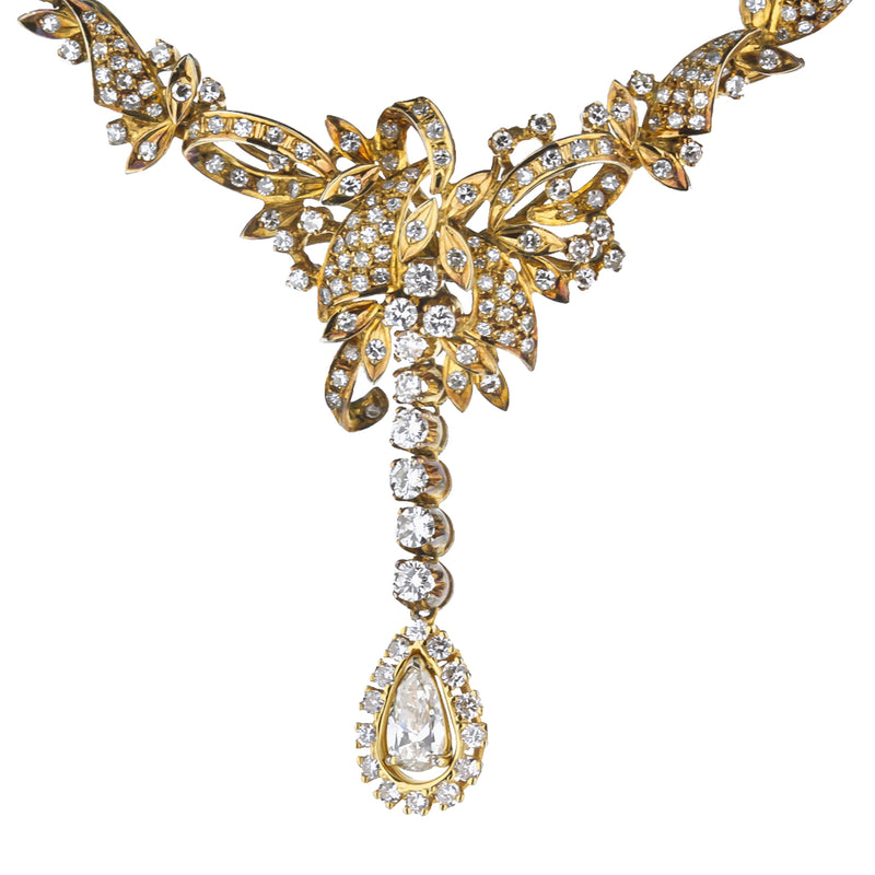 18K Yellow Gold Ornate Necklace With Diamonds Floral Bouquet