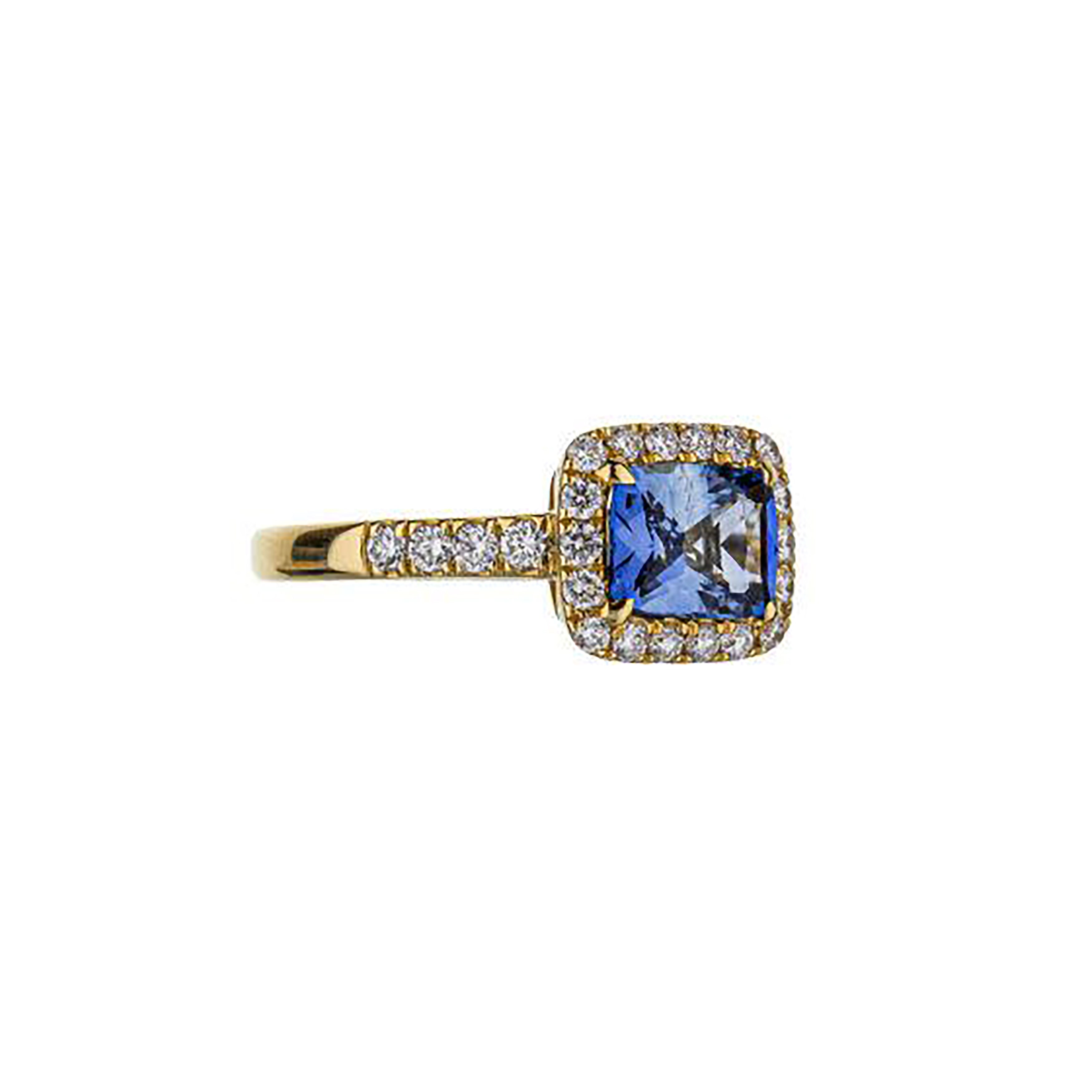 18K Yellow Gold Blue Sapphire Ring With Diamond Halo